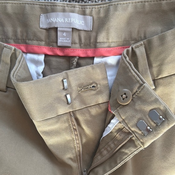 Banana Republic Women's Tan Shorts - Picture 4 of 5